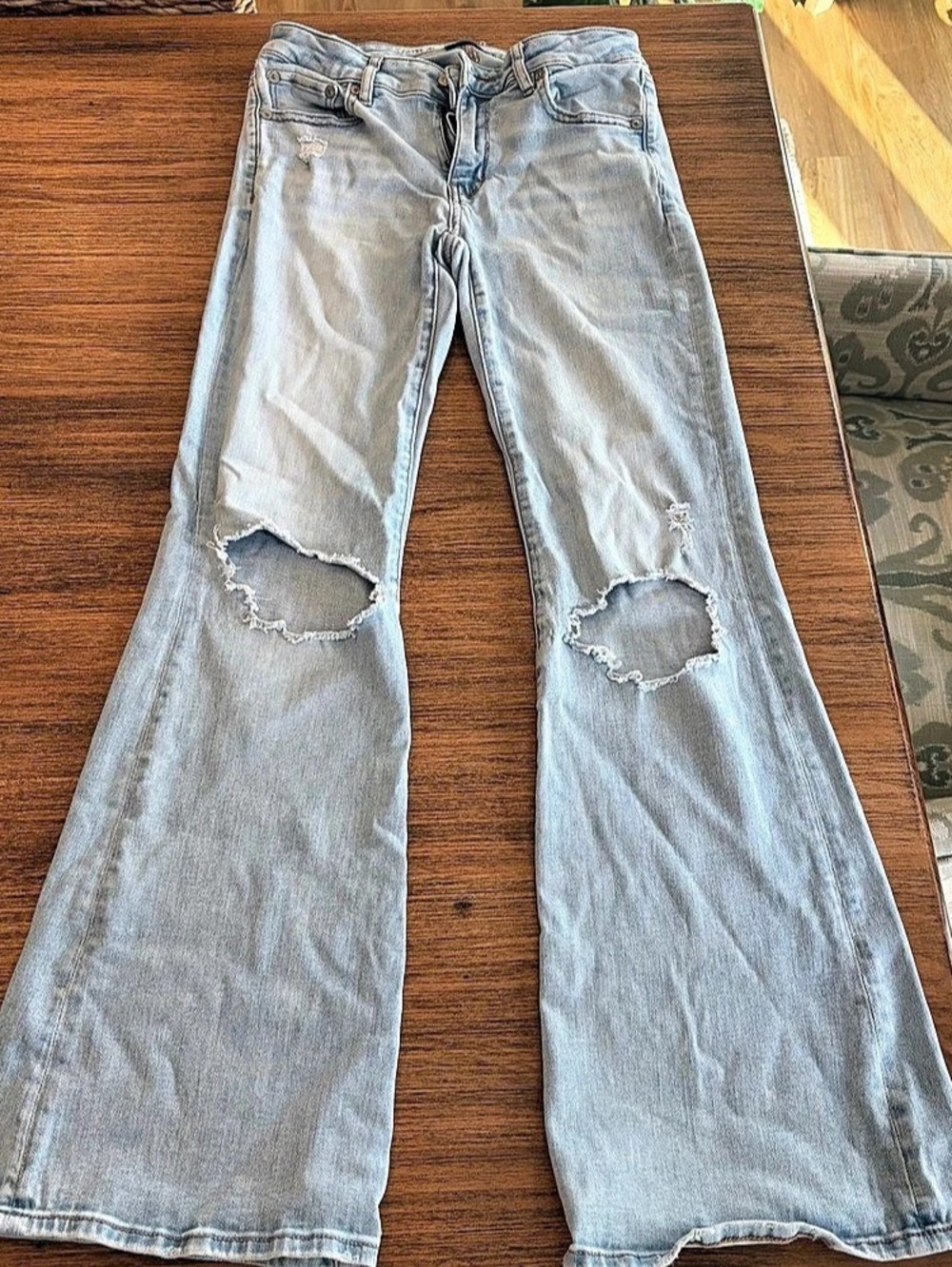American Eagle AE Dream Jean Distressed Flare Jeans in Blue Size 2